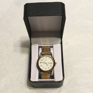 Very nice men's gold and silver tone Seiko watch 7N43-9070
